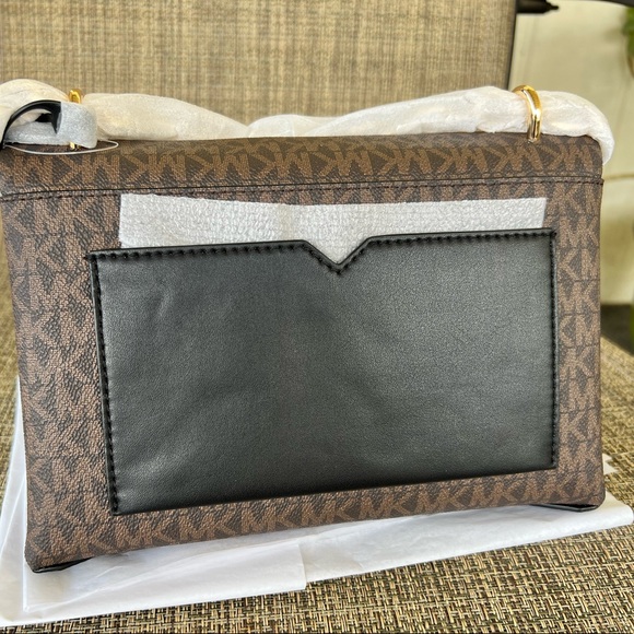 16. Michael Kors Medium Cece Crossbody Bag - Picture 7 of 8